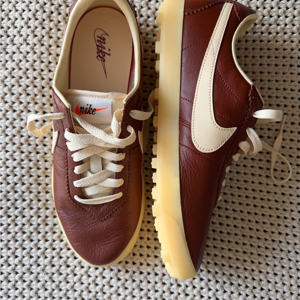 Nike Leather Astrograbber
